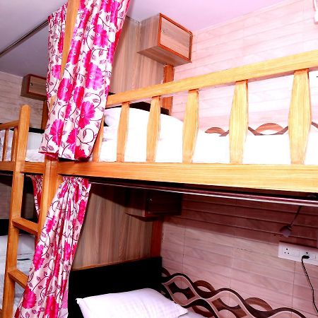 Delta Dormitory Мумбай Екстериор снимка