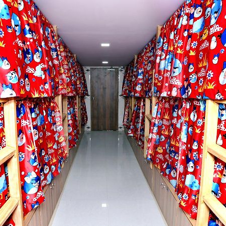 Delta Dormitory Мумбай Екстериор снимка