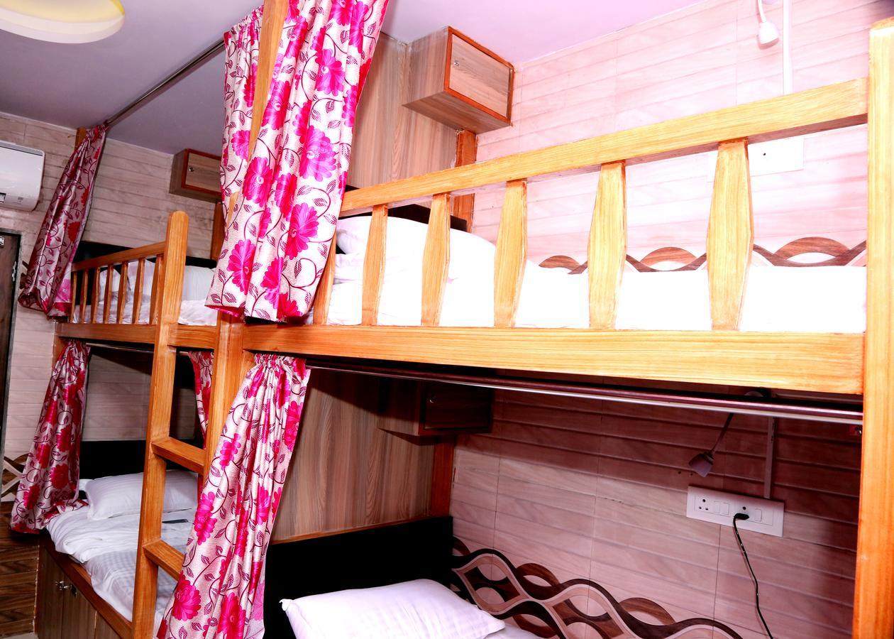 Delta Dormitory Мумбай Екстериор снимка