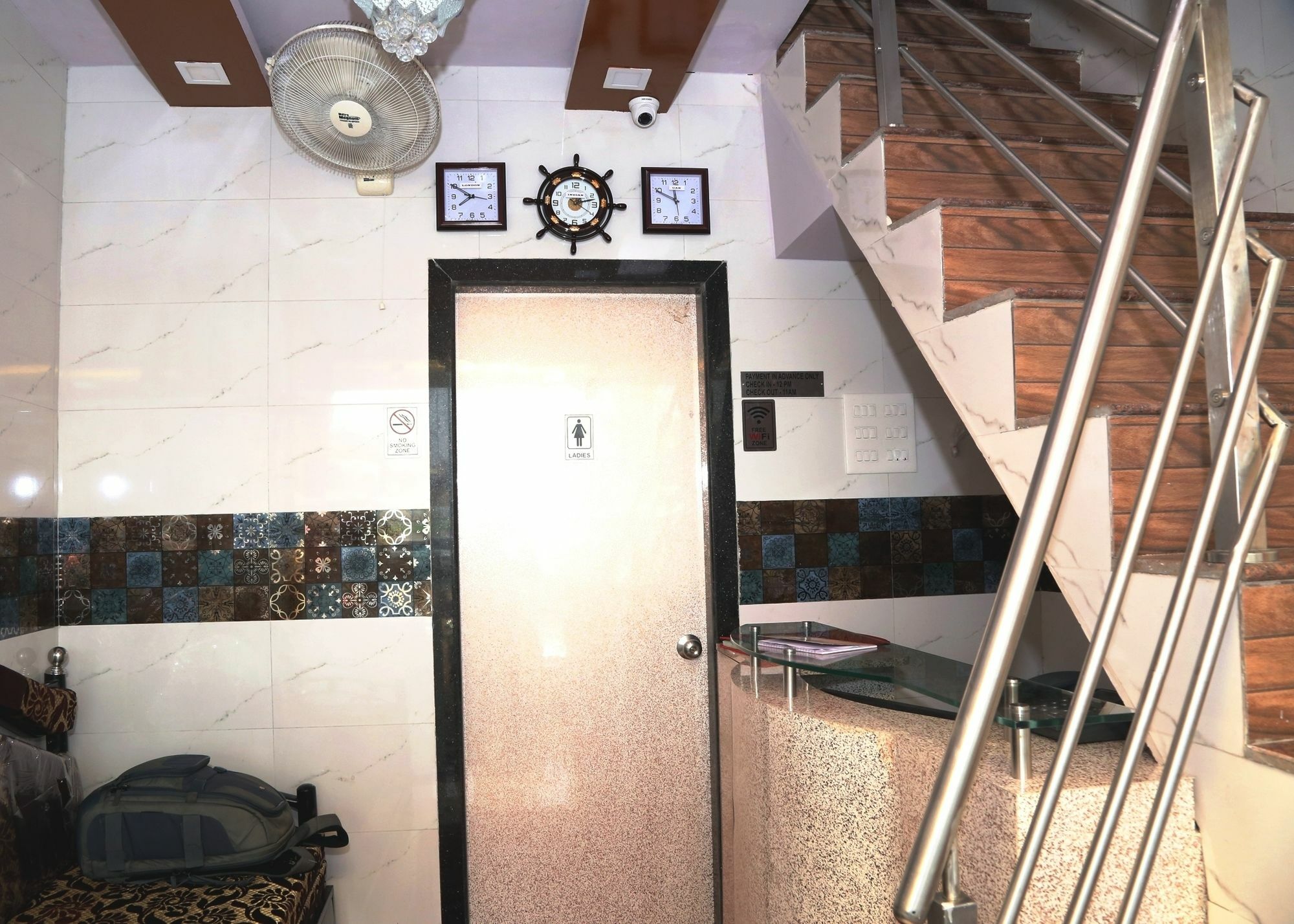 Delta Dormitory Мумбай Екстериор снимка