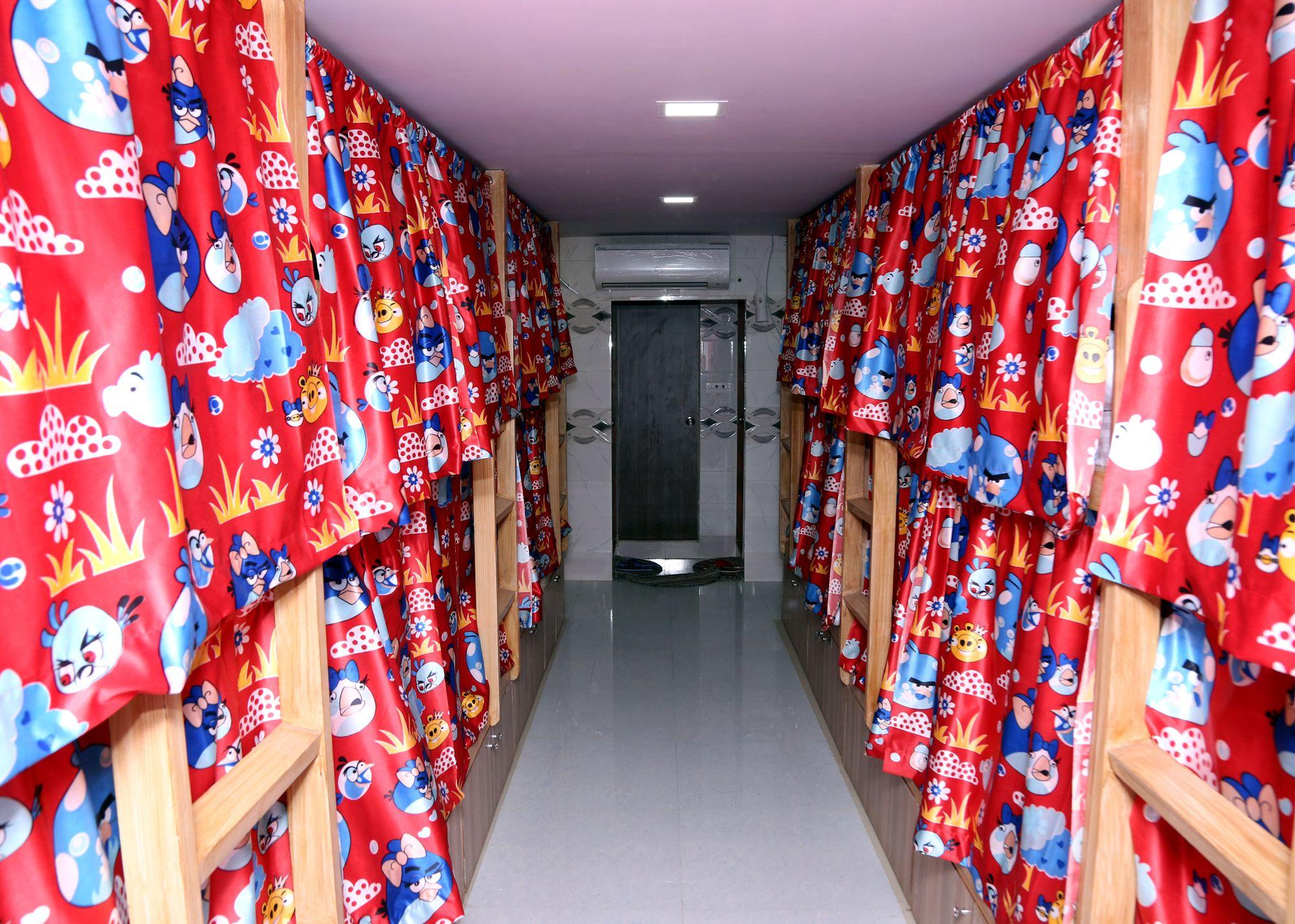 Delta Dormitory Мумбай Екстериор снимка